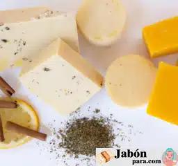 Imagen que muestra diferentes tipos de jabones caseros y ingredientes naturales para la piel.