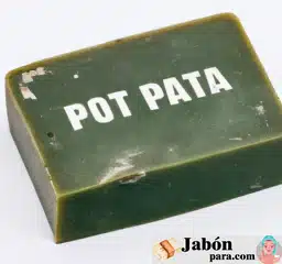 Imagen ilustrativa del jabón de potasa, producto natural ideal para el cuidado de plantas en el huerto.